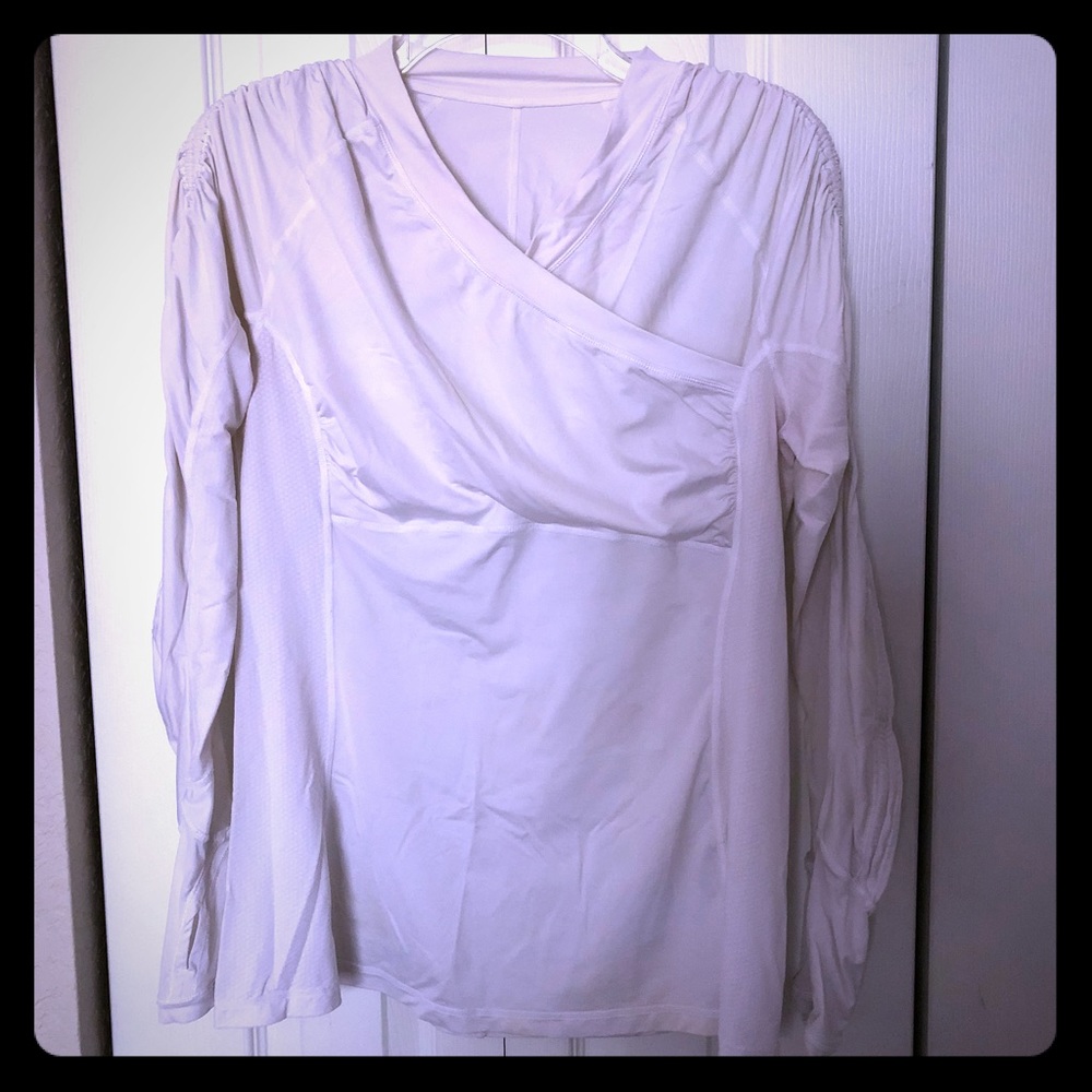 Lululemon top size L